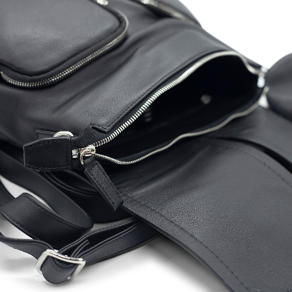 Jami<br/>Big black backpack  