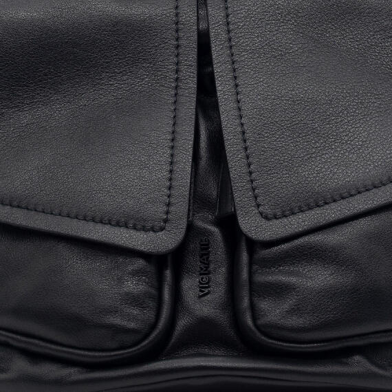 Jami<br/>Big black backpack  